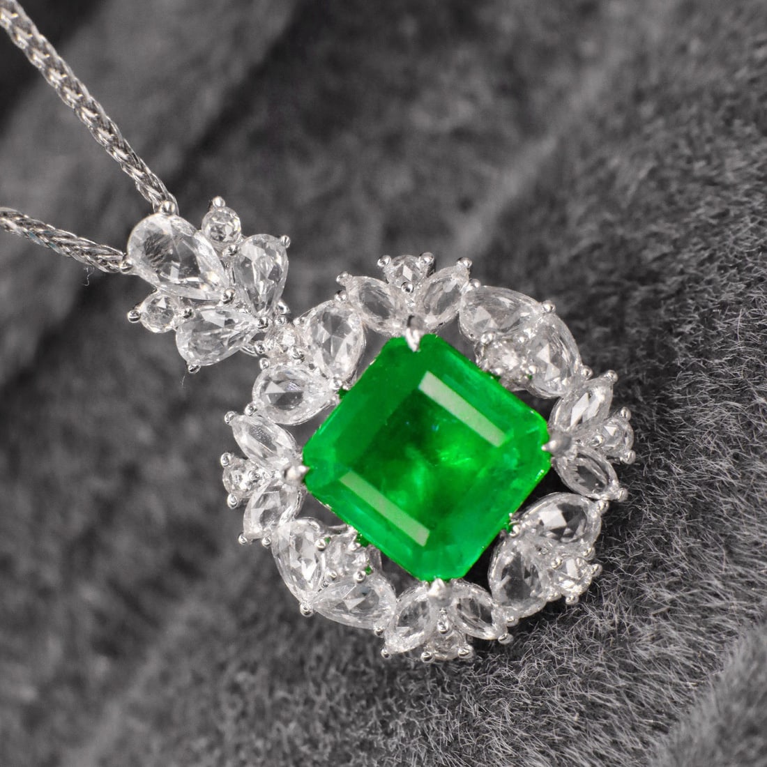 14k Gold 1.68 Ct Vivid Green Natural Emerald & Sapphire Pendant( Without Chain ) - 2