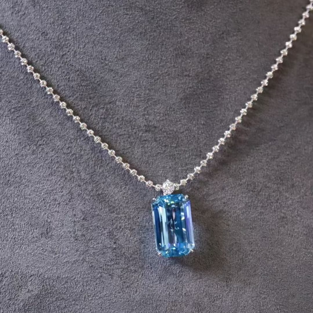 14k Gold 6.25 Ctw Natural Aquamarine & Diamond Pendant( Without Chain ): Ref:230944308 // gold content:14k gold // main gemstone:aquamarine // shape:octagonal // carat weight:6. 15ct // color:santa maria color // treatment:natural // // adjacent gemstone 2 : diamond //