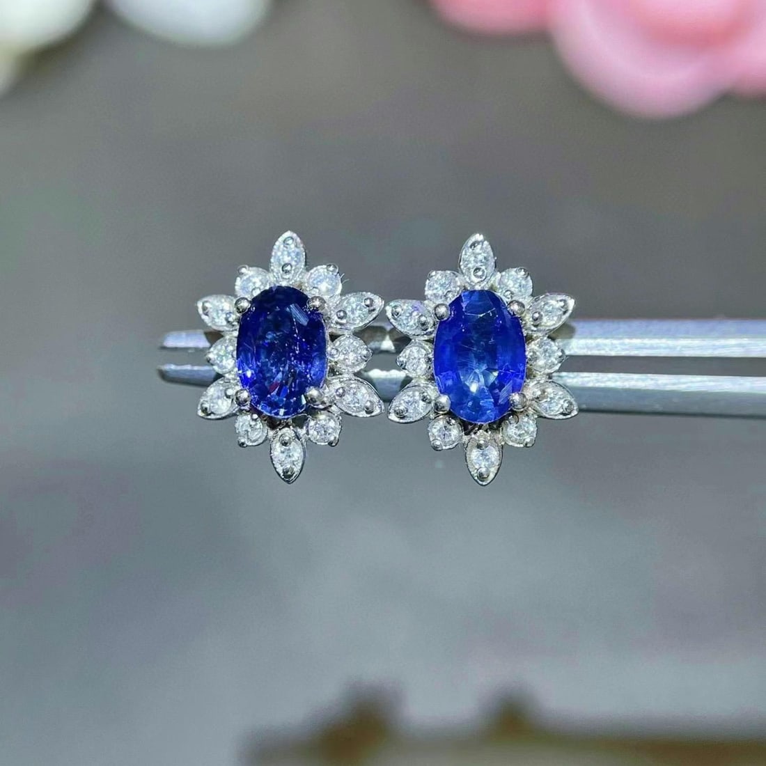 14k Gold 1.32 Ctw Natural Sapphire & Diamond Earrings: Ref:230944315 // gold content:14k gold // main gemstone:sapphire // shape:oval // carat weight:1. 15ct // color:blue // treatment:natural // // adjacent gemstone 2 : diamond // shape:round // carat