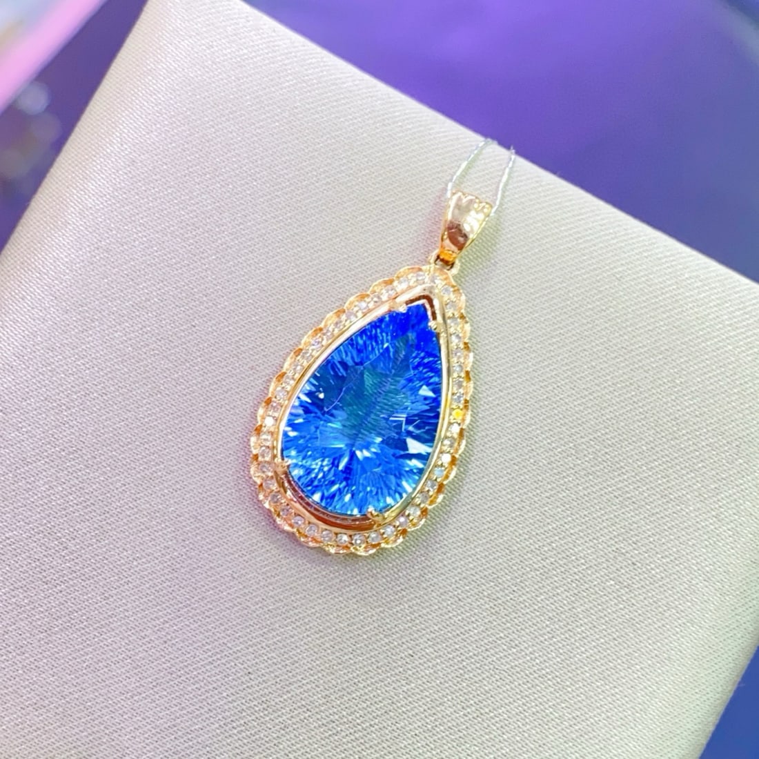 14k Gold 6.8 Ct Natural Topaz & Diamond Pendant( Without Chain ) - 3