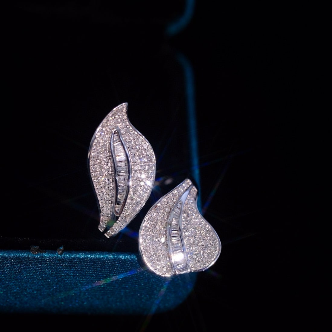 14k Gold 0.73 Ct Natural H Diamond Ring - 4