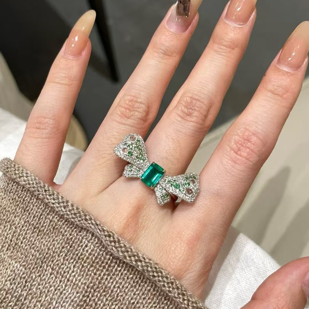 14k Gold 0.82 Ct Vivid Green Natural Emerald & Diamond & Tsavorite Ring - 4