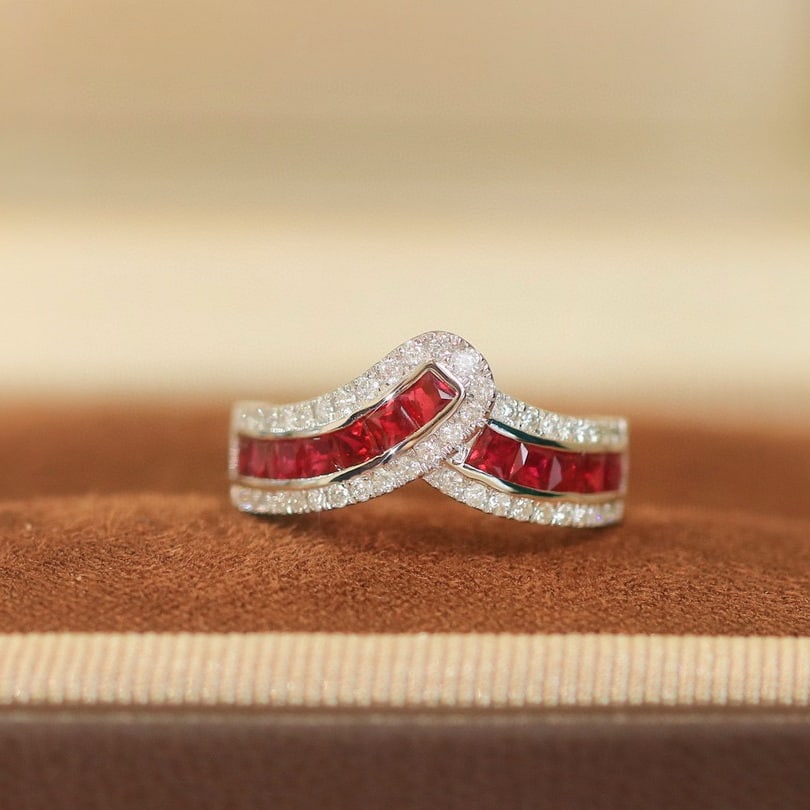 14k Gold 1.34 Ctw Natural Ruby & Diamond Ring: Ref:230944344 // gold content:14k gold // ring size:7. 25us // // main gemstone:ruby // shape:princess // carat weight:1. 05ct // color:pigeonblood red // treatment:natural // // adjacent gemstone