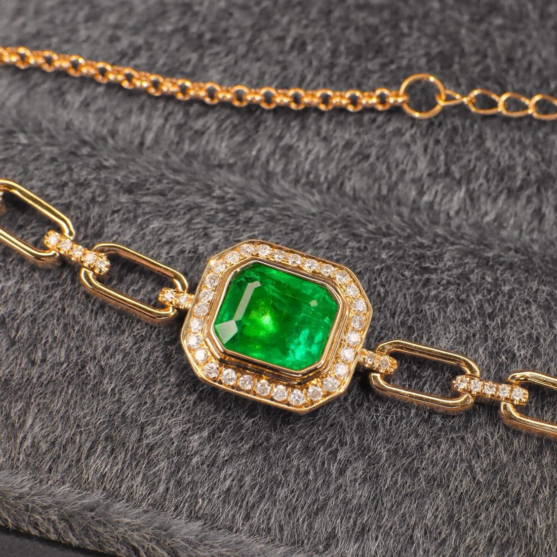 14k Gold 1.75 Ctw Vivid Green Natural Emerald & Diamond Bracelet (1 of 6)