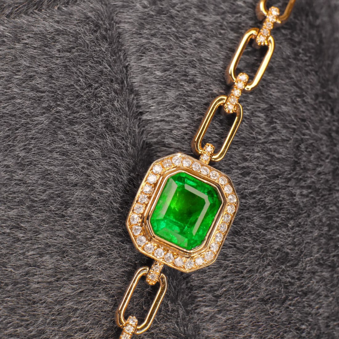 14k Gold 1.75 Ctw Vivid Green Natural Emerald & Diamond Bracelet - 3