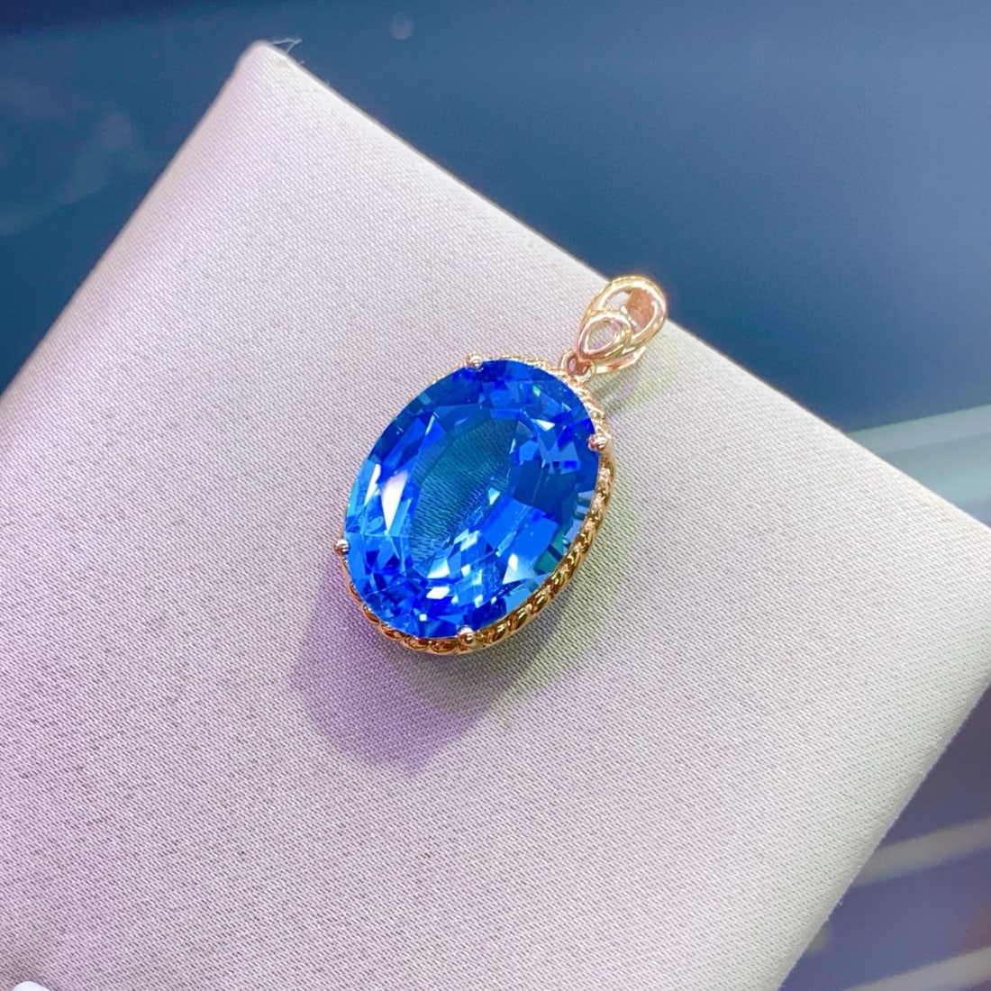 14k Gold 14.8 Ct Natural Topaz Pendant( Without Chain ) - 3