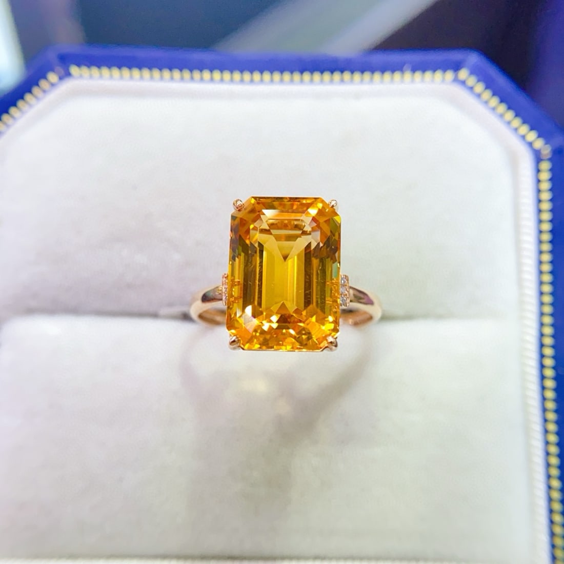 14k Gold 6.08 Ctw Natural Citrine & Diamond Ring: Ref:230944385 // gold content:14k gold // ring size:7. 25us // // main gemstone:citrine // shape:octagonal // carat weight:6. 05ct // color:yellow // treatment:natural // // adjacent gemstone 2 :