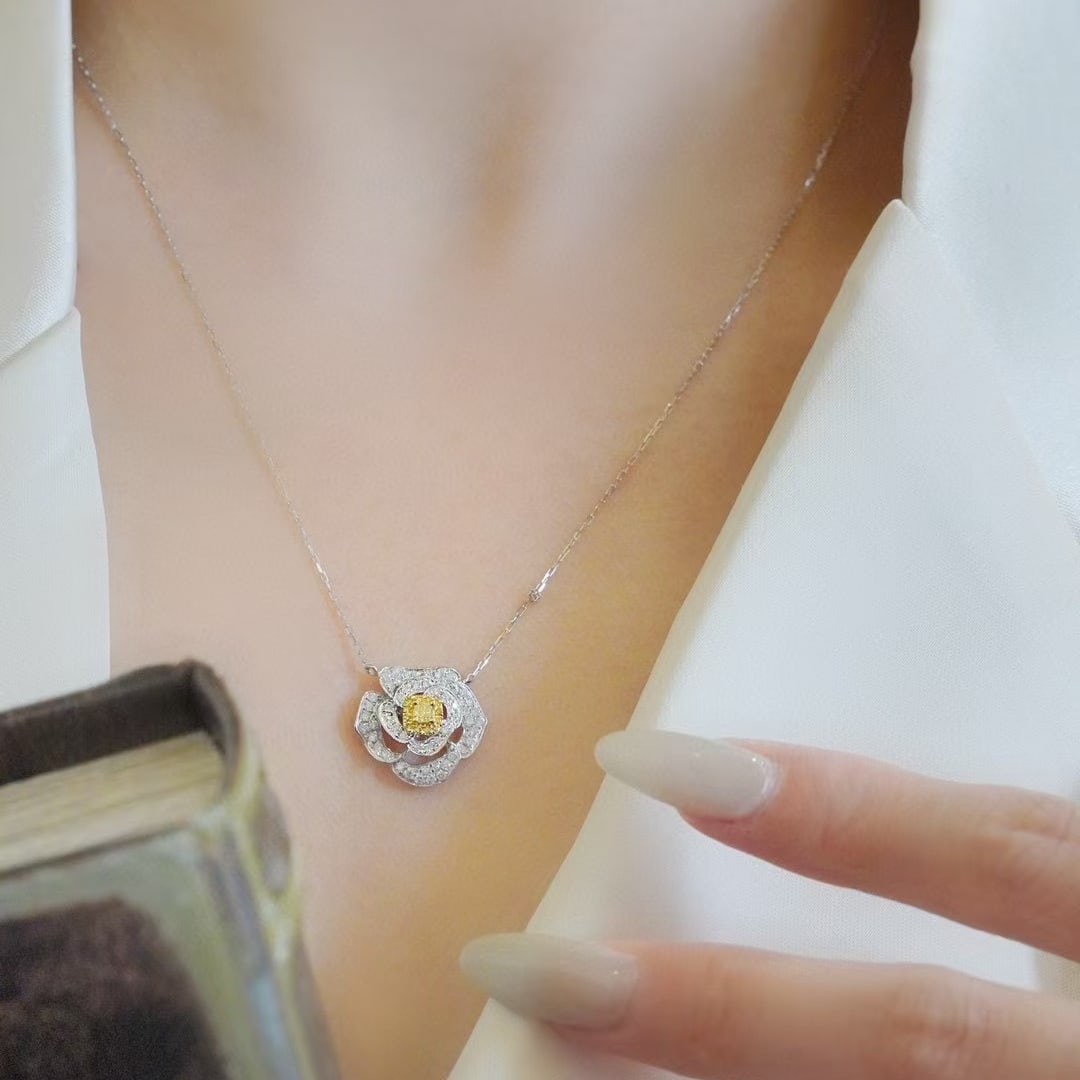 14k Gold 0.6 Ct Natural Color Diamond & Flowers Necklace - 3