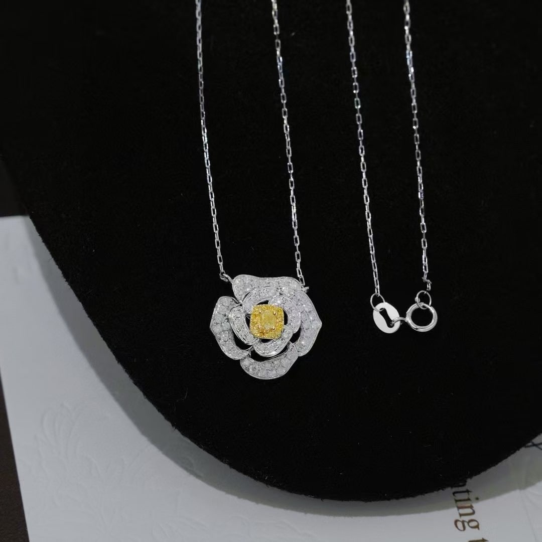 14k Gold 0.6 Ct Natural Color Diamond & Flowers Necklace - 6