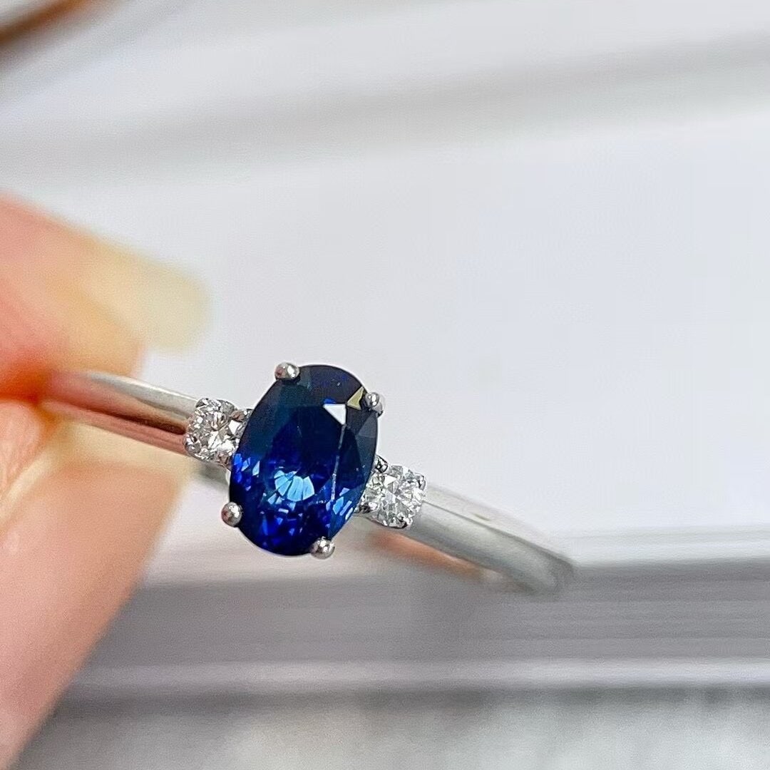 14k Gold 0.86 Ctw Natural Sapphire & Diamond Ring: Ref:230944419 // gold content:14k gold // ring size:7. 25us // // main gemstone:sapphire // shape:oval // carat weight:0. 8ct // color:royal blue // treatment:natural // // adjacent gemstone 2 :