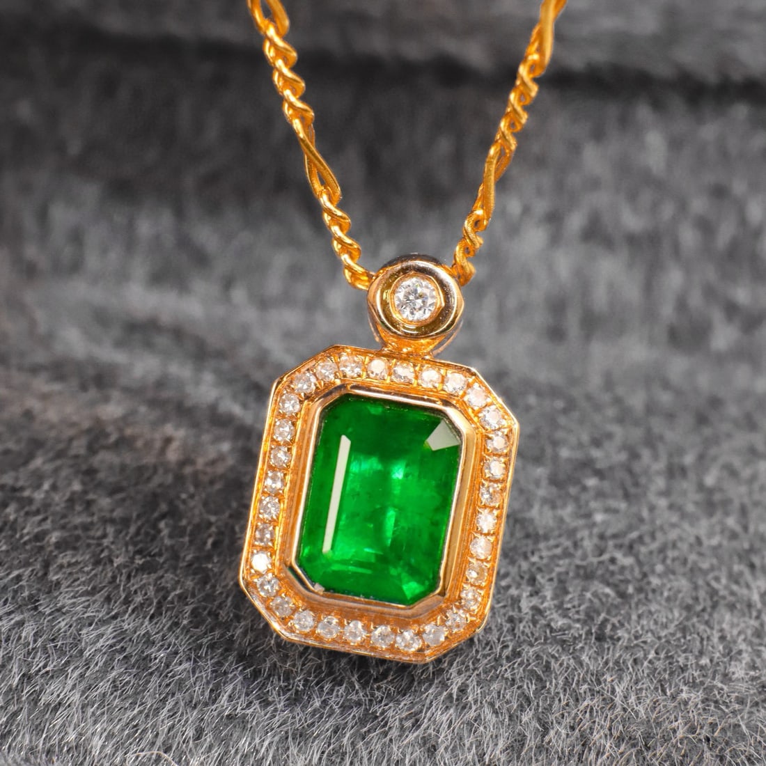 14k Gold 1.11 Ctw Vivid Green Natural Emerald & Diamond Pendant( Without Chain ) - 5