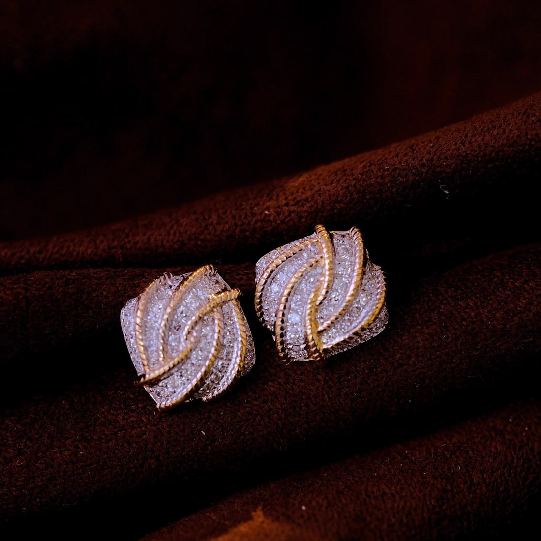 14k Gold 0.38 Ct Natural H Diamond Earrings: Ref:230944439 // gold content:14k gold // main gemstone:diamond // shape:round // carat weight:0. 38ct // clarity grade:vs-si // color:h // treatment:natural // cut grade:g // Condition: NewLow