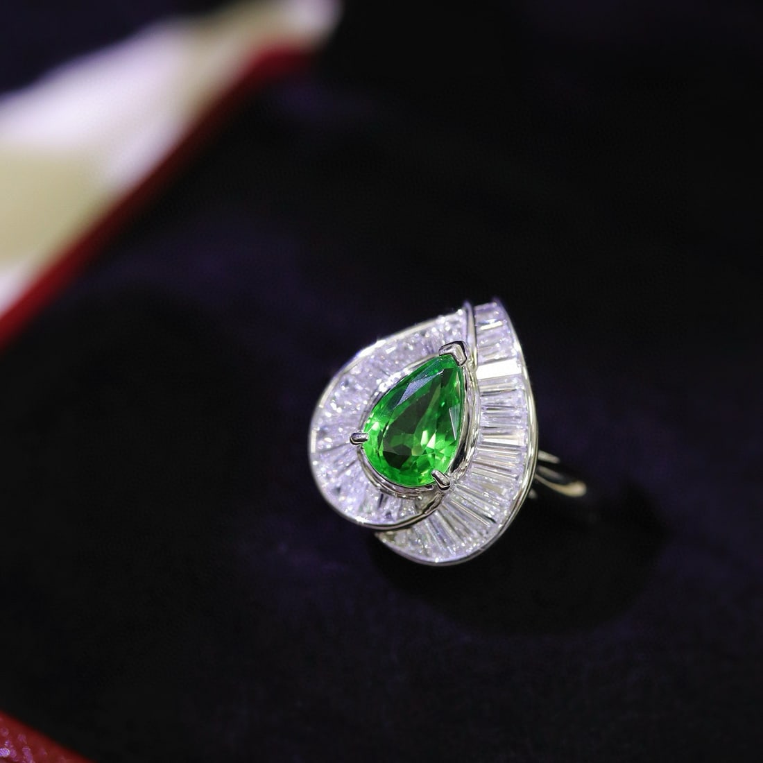 14k Gold 1.93 Ctw Natural Tsavorite & Diamond Ring (1 of 8)
