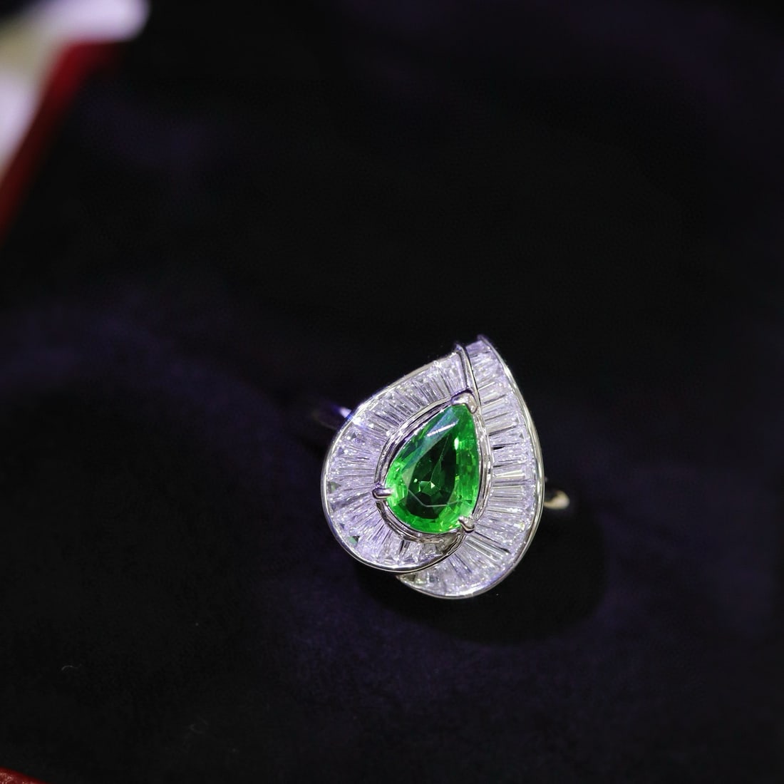14k Gold 1.93 Ctw Natural Tsavorite & Diamond Ring - 3