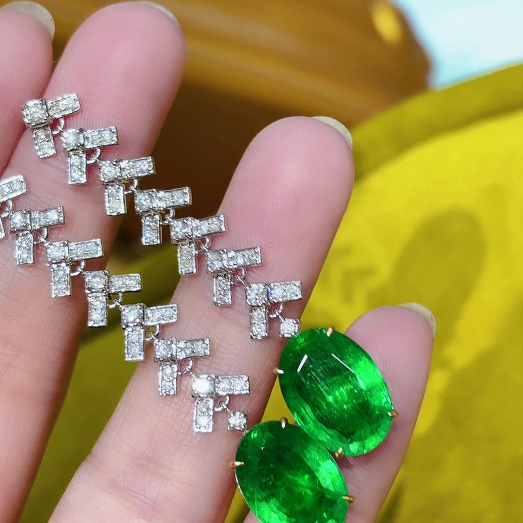 14k Gold 10.88 Ct Vivid Green Natural Emerald & Diamond Earrings - 4