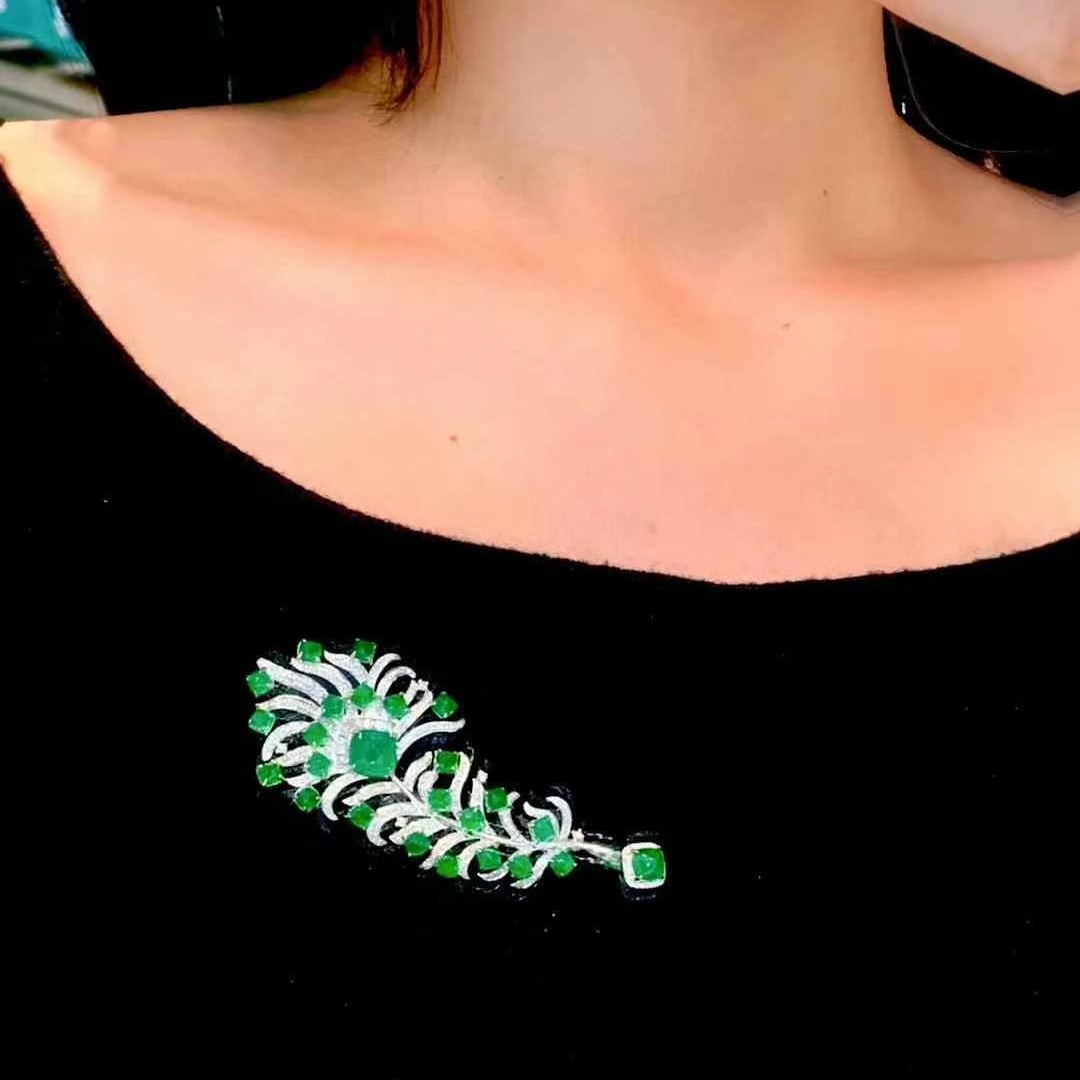 14k Gold 8.8 Ct Natural Emerald & Diamond Brooch/pendant( Without Chain ) - 2