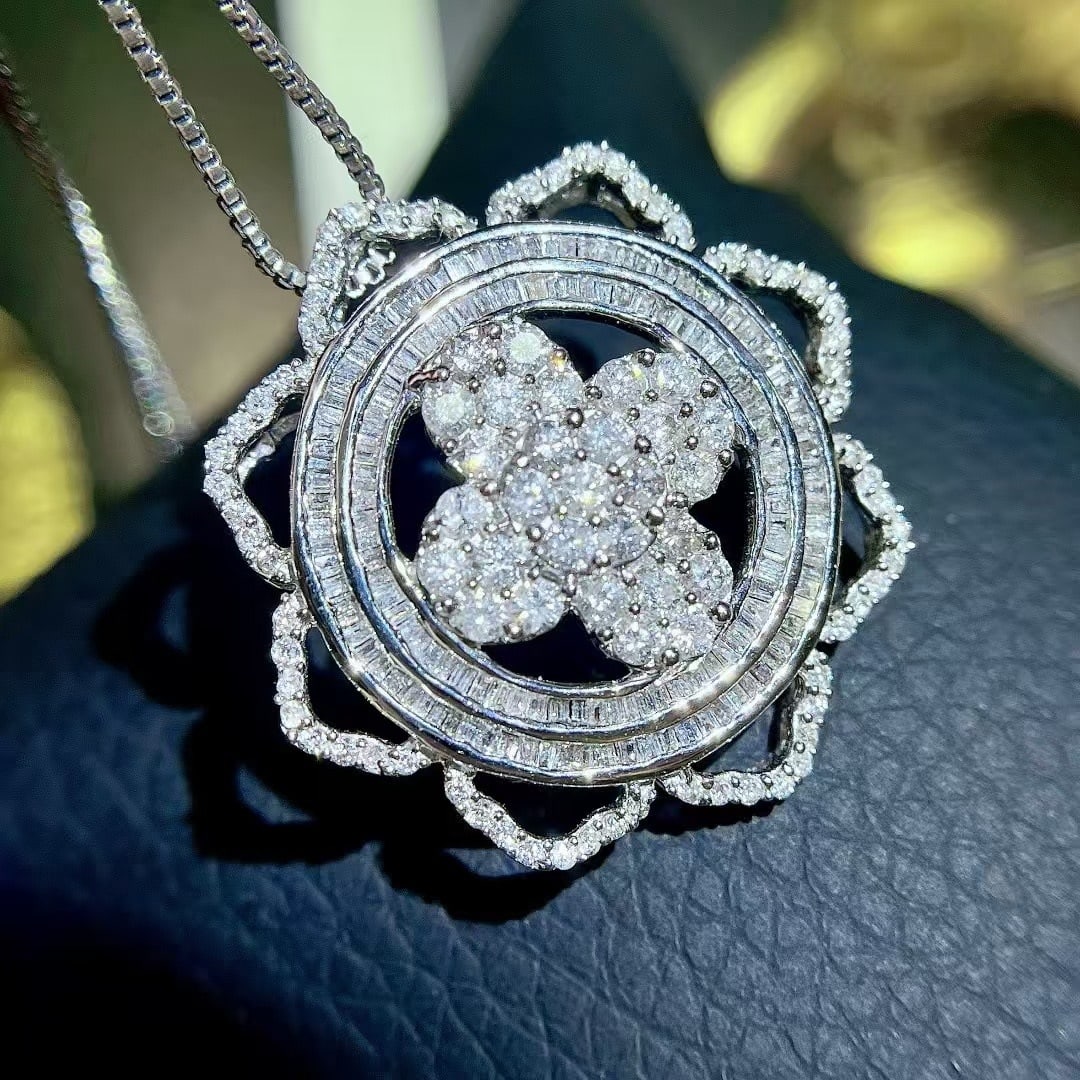 14k Gold 1 Ct Natural H Diamond Pendant( Without Chain ): Ref:230945024 // gold content:14k gold // main gemstone:diamond // shape:multiply // carat weight:1ct // clarity grade:vs-si // color:h // treatment:natural // High Estimate: 6300Condition: NewLow