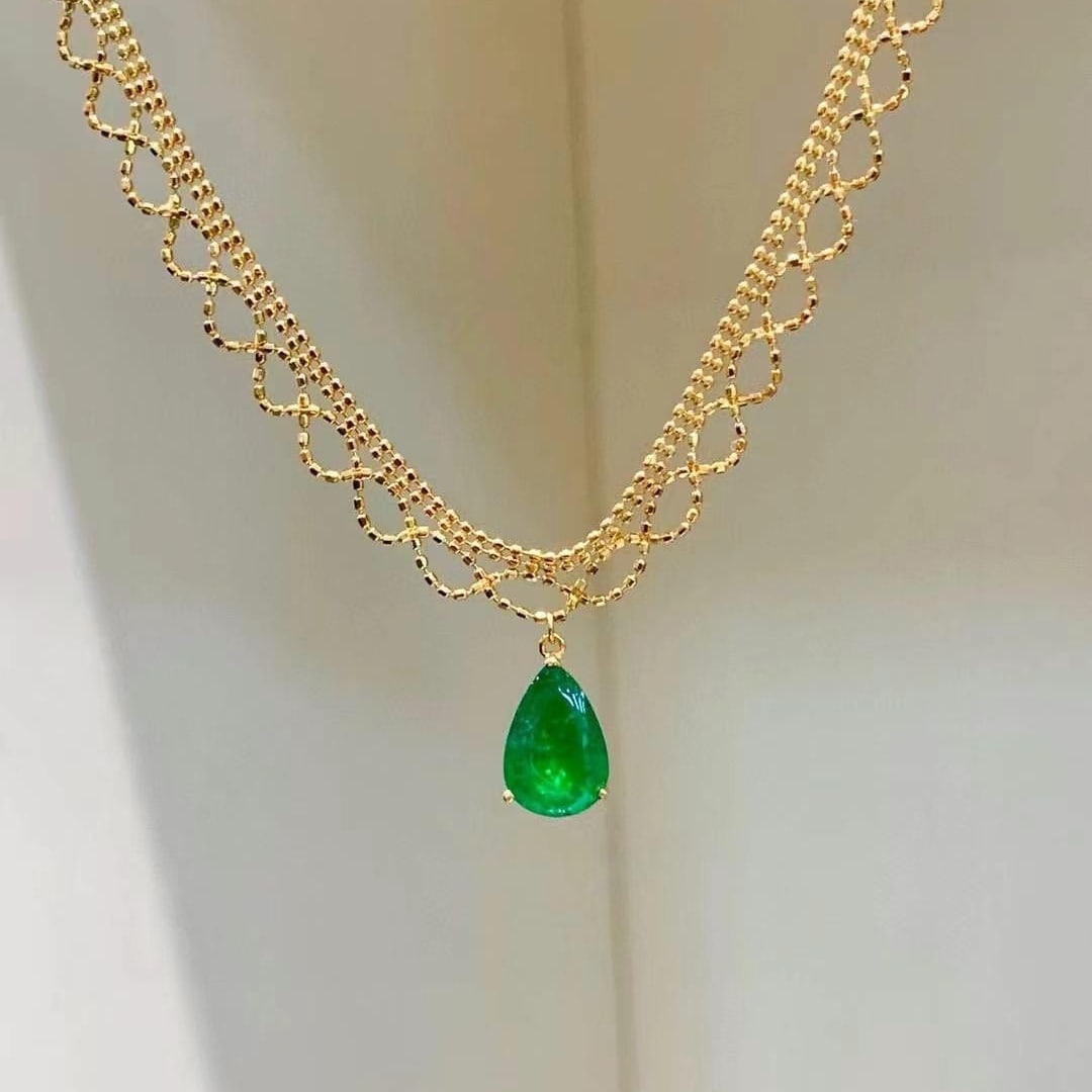 14k Gold 1.85 Ct Vivid Green Natural Emerald Necklace - 6