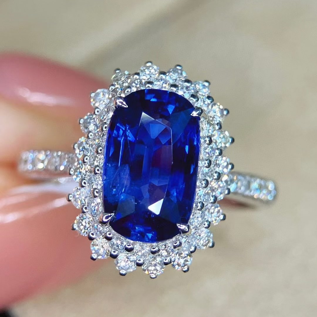 14k Gold 3.01 Ctw Natural Sapphire & Diamond Ring: Ref:230945033 // gold content:14k gold // ring size:7. 25us // // main gemstone:sapphire // shape:oval // carat weight:2. 29ct // color:royal blue // treatment:natural // // adjacent gemstone 2 :