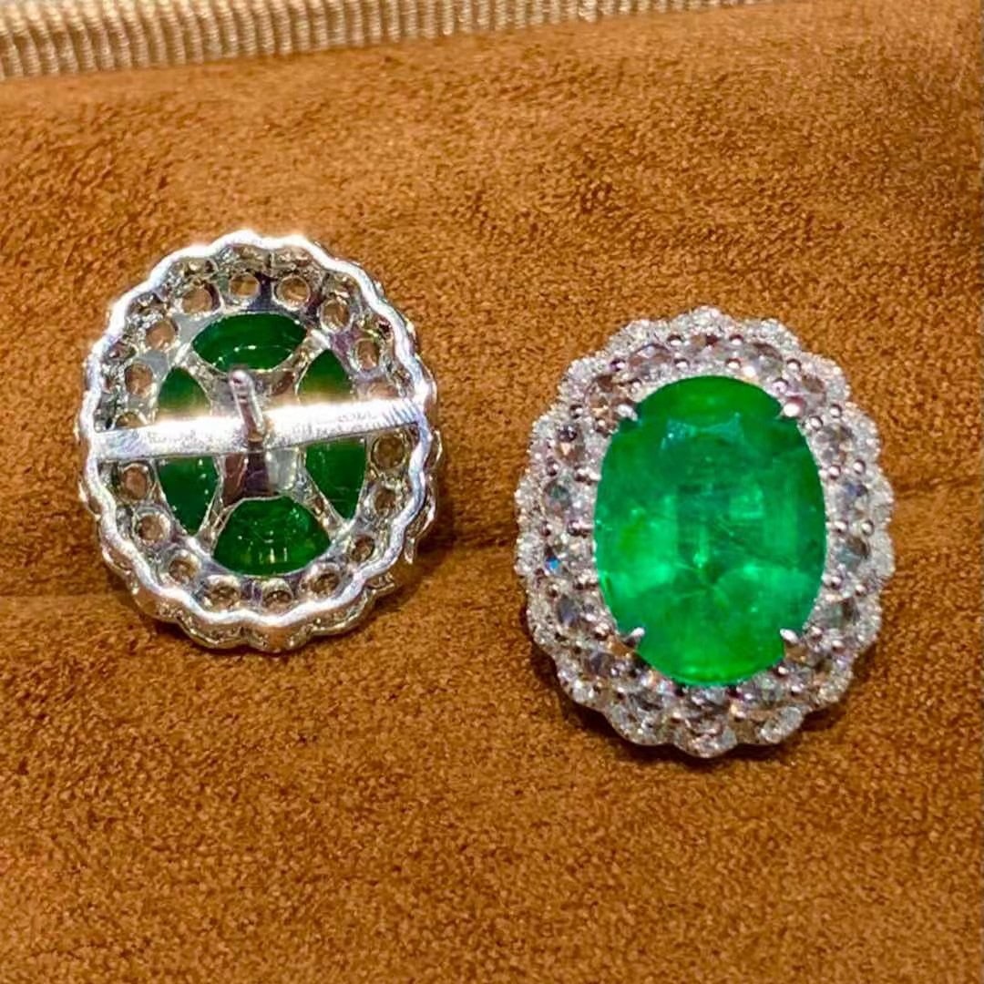14k Gold 6.8 Ct Natural Emerald & Diamond Earrings - 4
