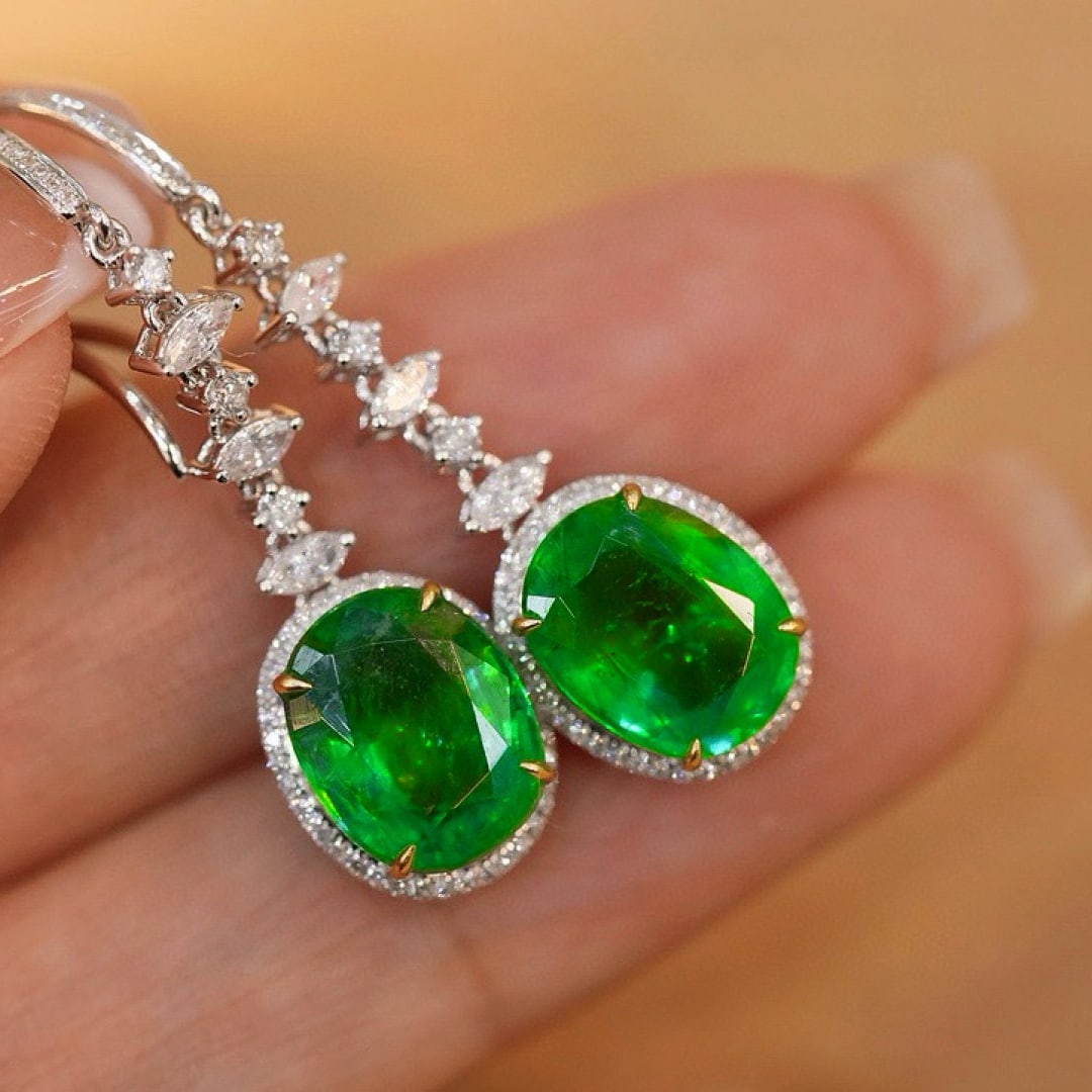 14k Gold 5.65 Ct Natural Emerald & Diamond Earrings - 4