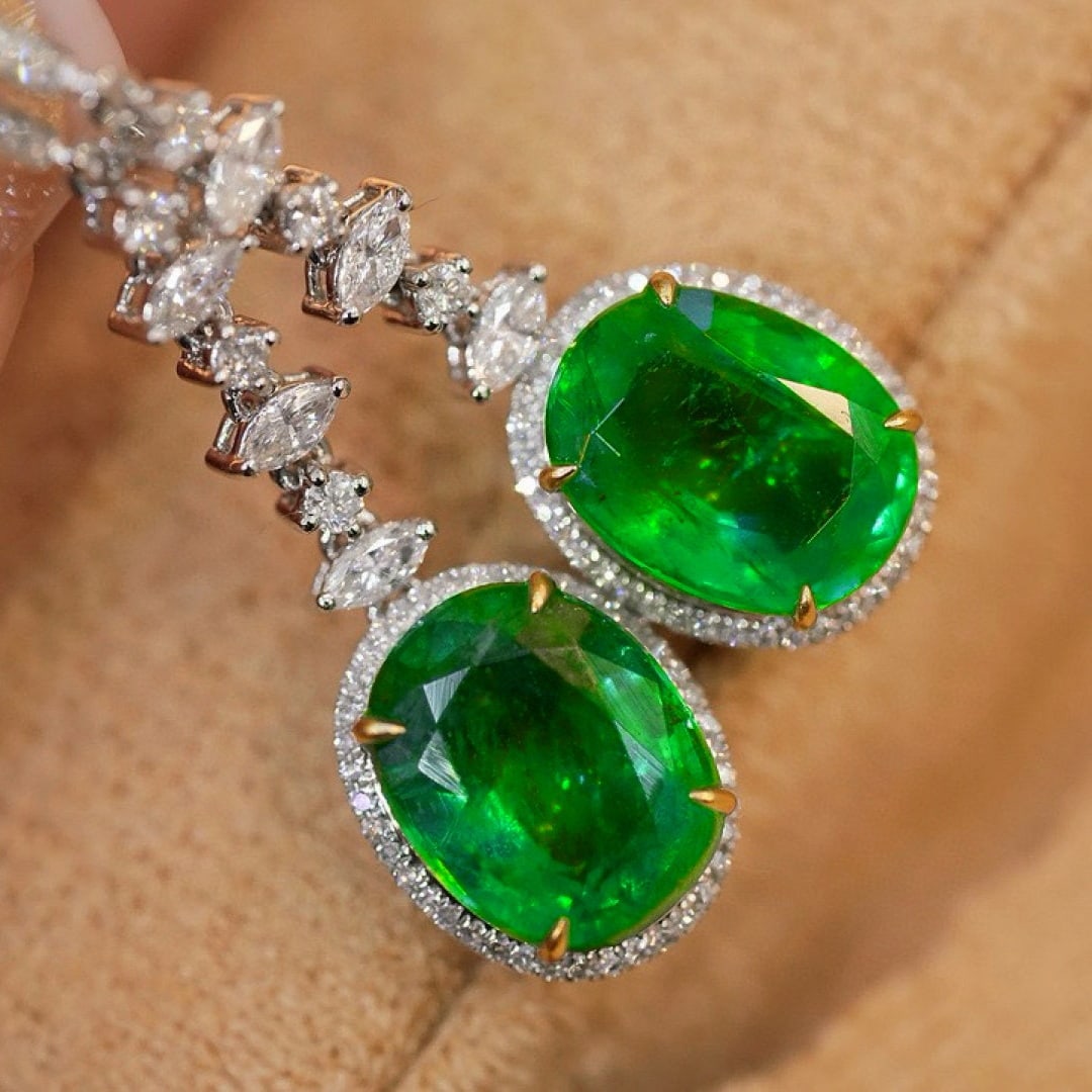 14k Gold 5.65 Ct Natural Emerald & Diamond Earrings - 5