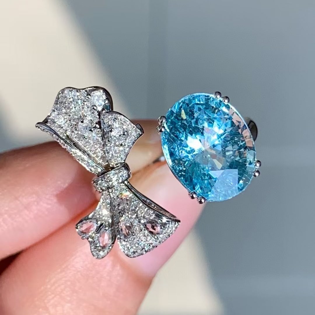 14k Gold 4.25 Ct Natural Aquamarine & Diamond Ring: Ref:230945084 // gold content:14k gold // ring size:7. 25us // // main gemstone:aquamarine // shape:oval // carat weight:4. 25ct // color:santa maria color // treatment:natural // // adjacent