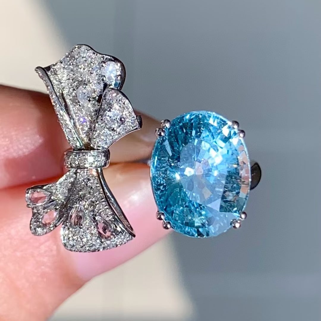 14k Gold 4.25 Ct Natural Aquamarine & Diamond Ring - 2