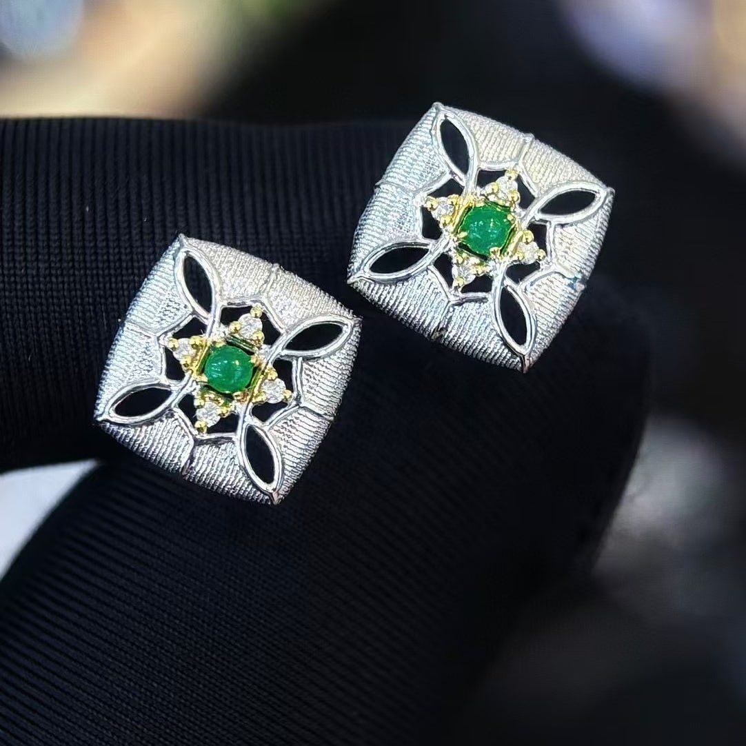 14k Gold 0.1 Ct Vivid Green Natural Emerald & Diamond Earrings - 3