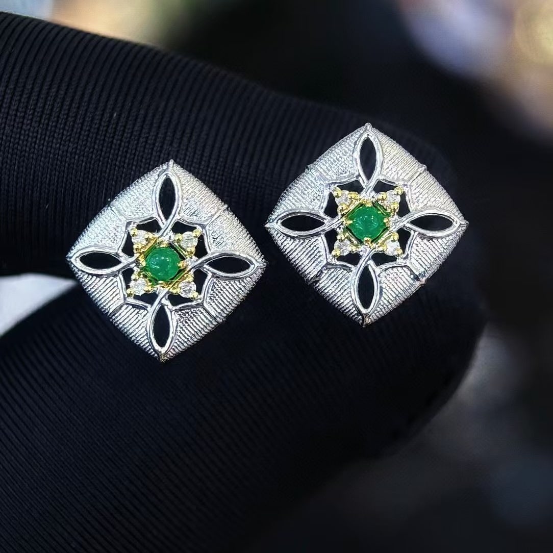 14k Gold 0.1 Ct Vivid Green Natural Emerald & Diamond Earrings - 4