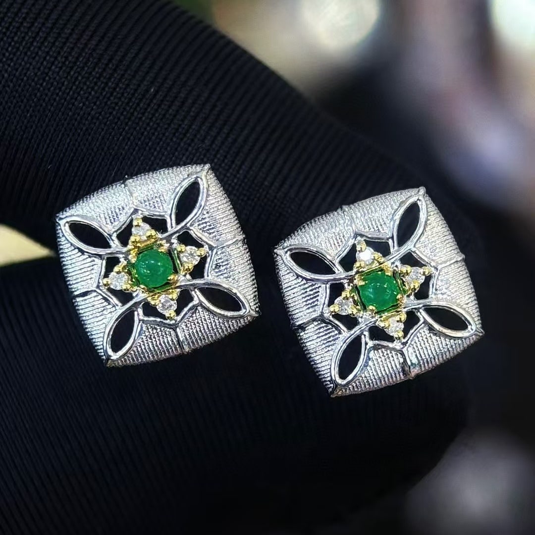 14k Gold 0.1 Ct Vivid Green Natural Emerald & Diamond Earrings - 5