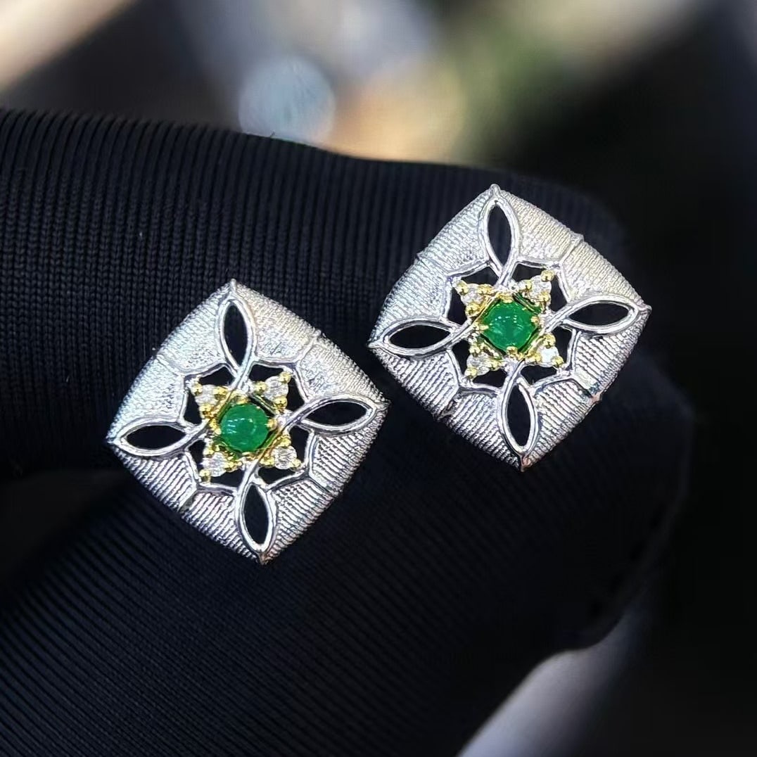 14k Gold 0.1 Ct Vivid Green Natural Emerald & Diamond Earrings - 6