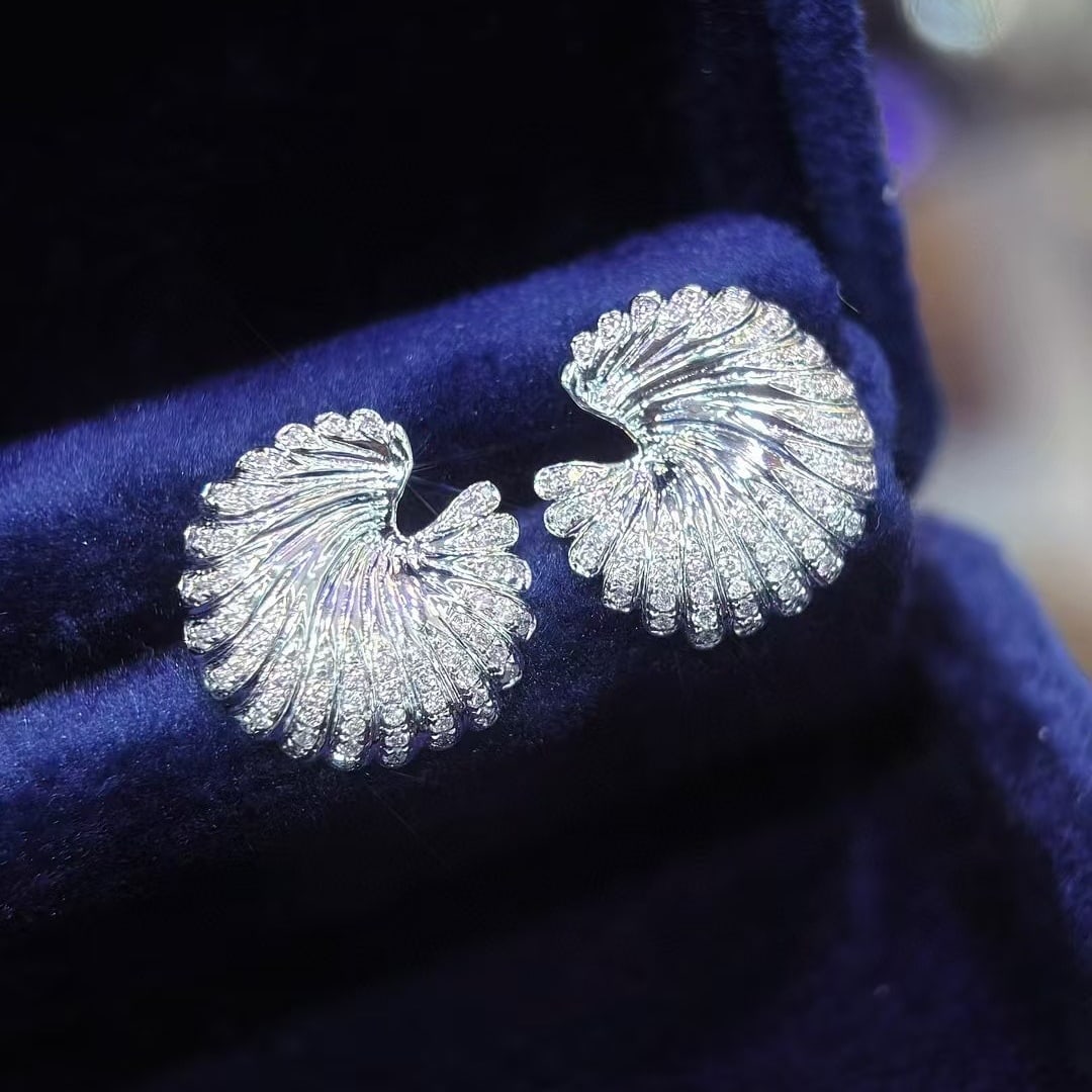 14k Gold 0.5 Ct Natural H Diamond Earrings: Ref:230945095 // gold content:14k gold // main gemstone:diamond // shape:round // carat weight:0. 5ct // clarity grade:vs-si // color:h // treatment:natural // cut grade:g // Condition: NewLow