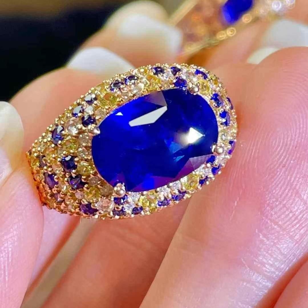 14k Gold 4 Ct Vivid Blue Natural Sapphire & Sapphire Ring - 2