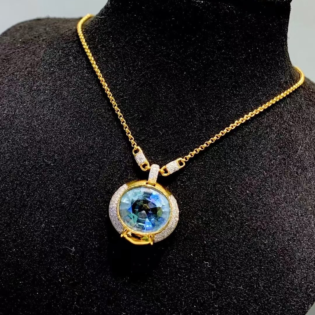 14k Gold 4.6 Ct Natural Aquamarine & Diamond Necklace - 2