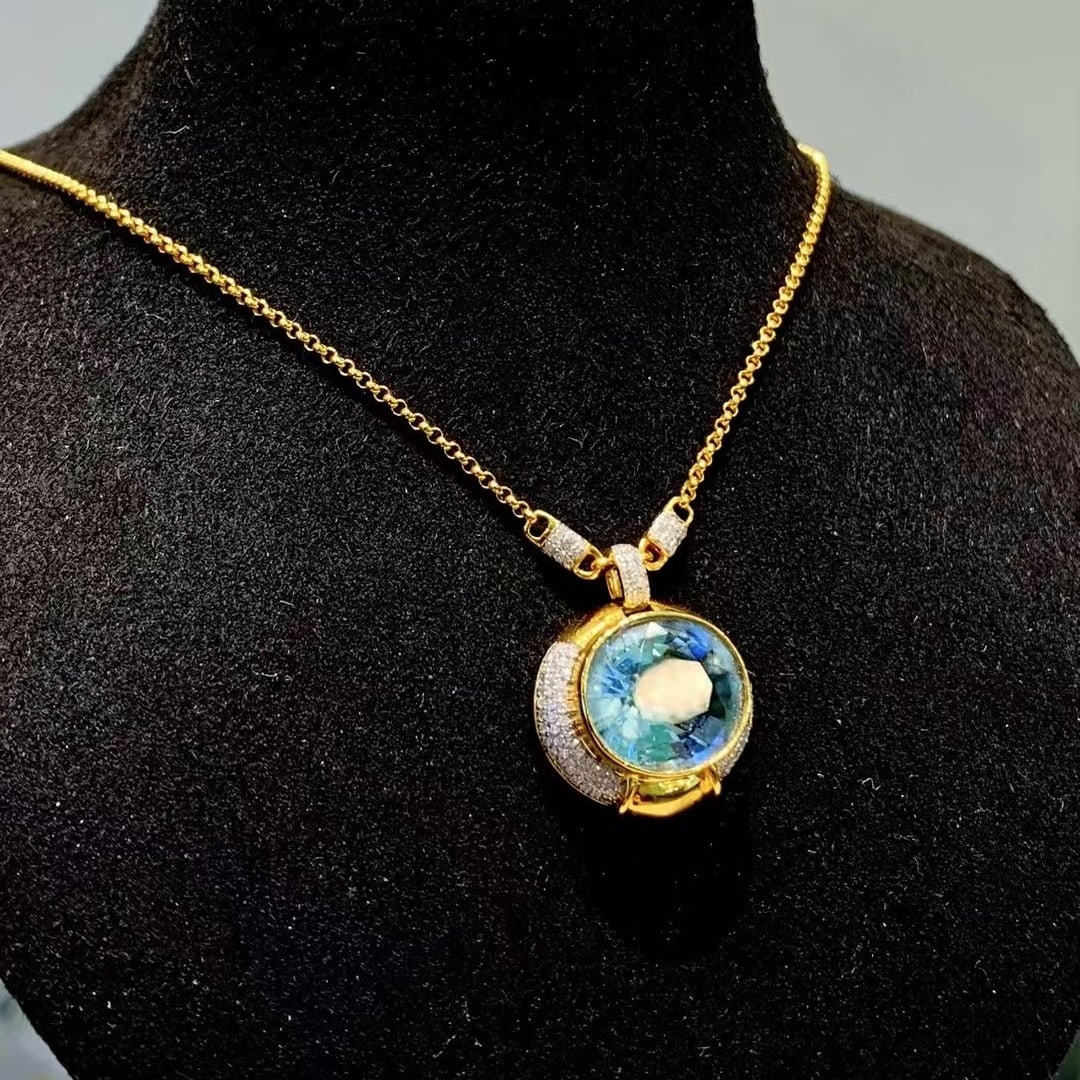 14k Gold 4.6 Ct Natural Aquamarine & Diamond Necklace - 3