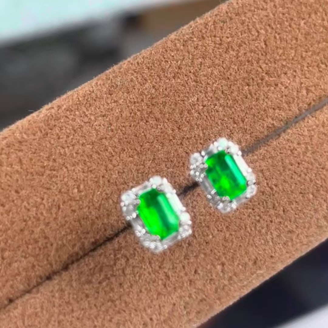 14k Gold 1.1 Ct Vivid Green Natural Emerald & Diamond Earrings - 4