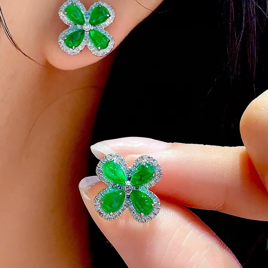 14k Gold 1.8 Ct Natural Emerald & Diamond Earrings - 6