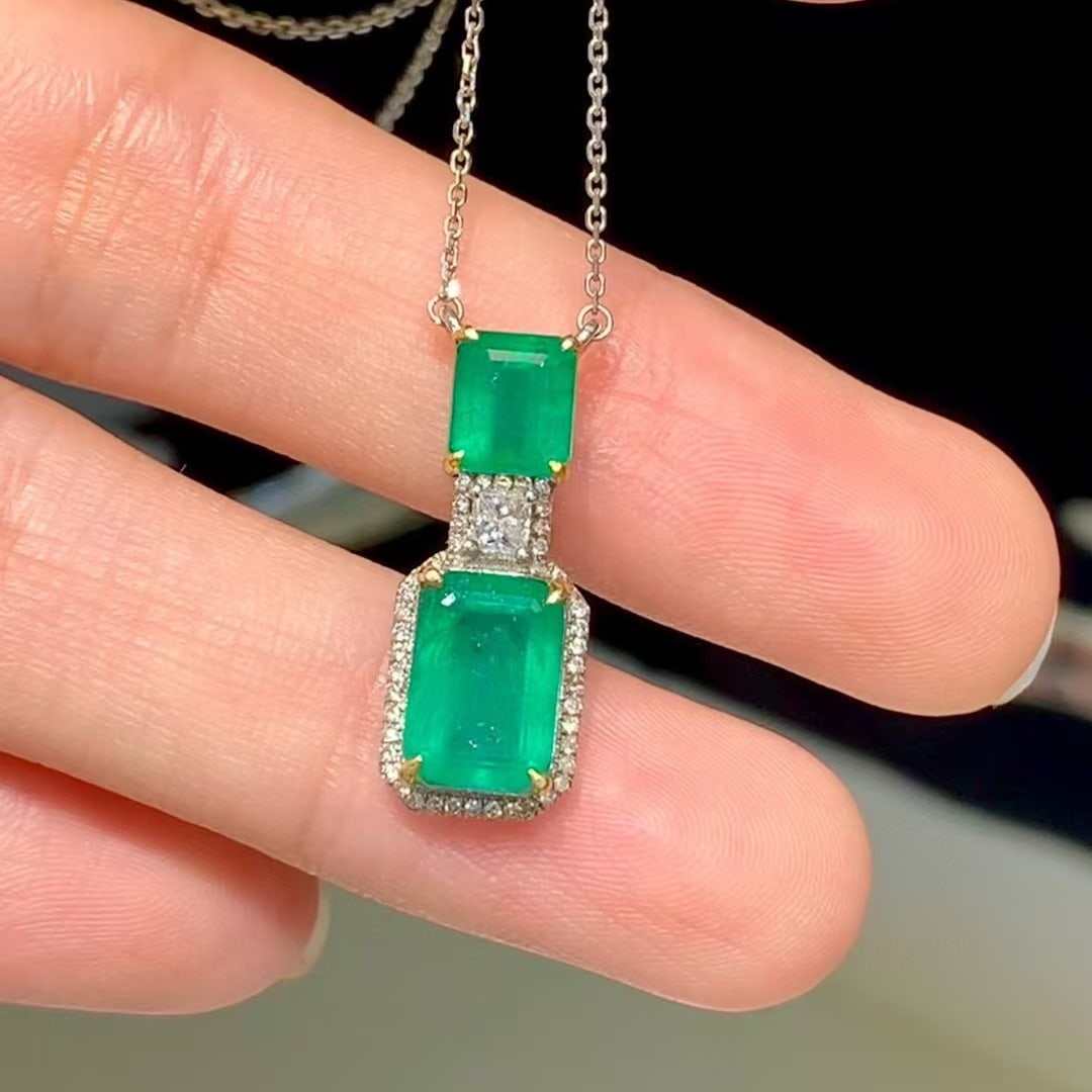14k Gold 3 Ct Natural Emerald & Diamond Necklace - 5