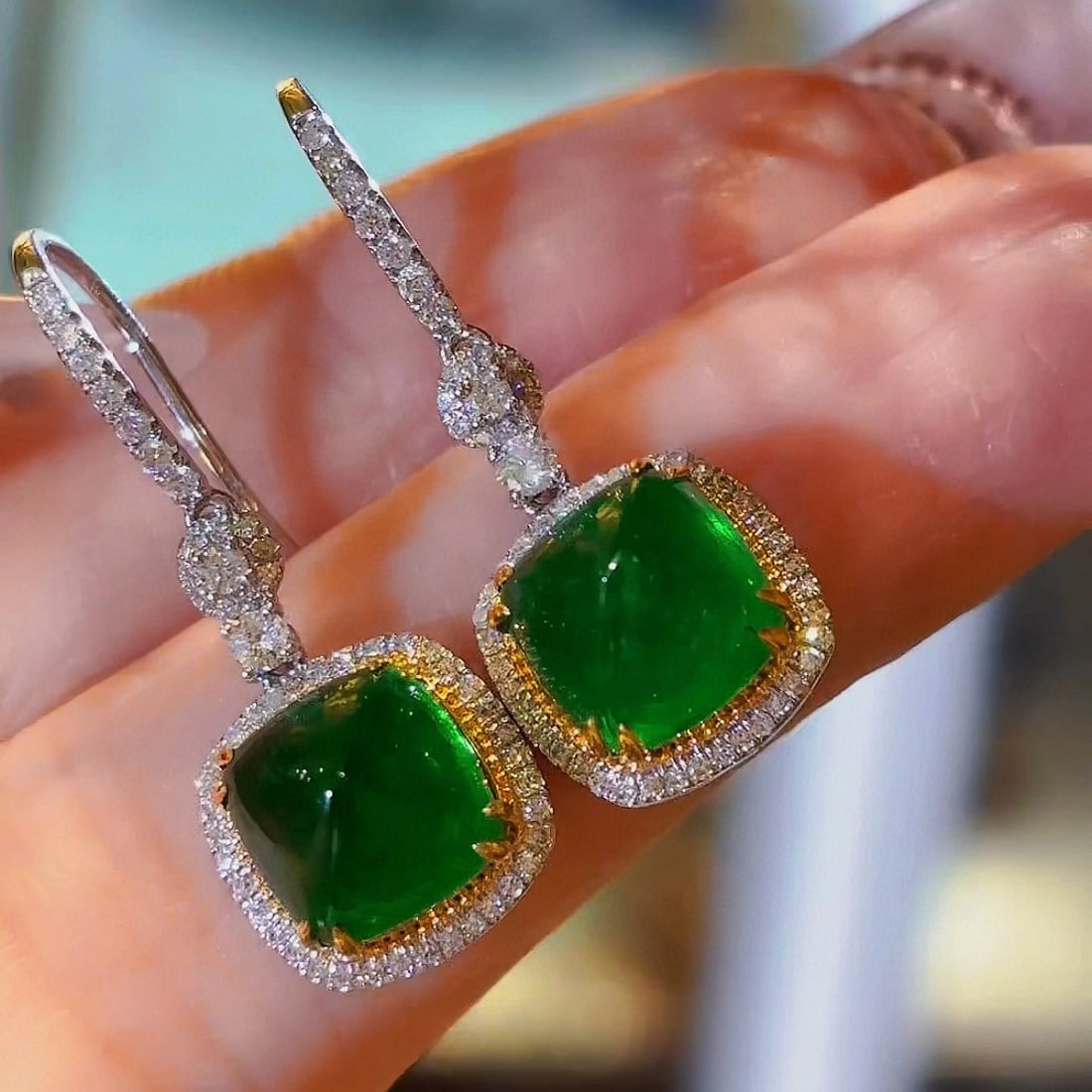 14k Gold 5.8 Ct Natural Emerald & Diamond Earrings - 3
