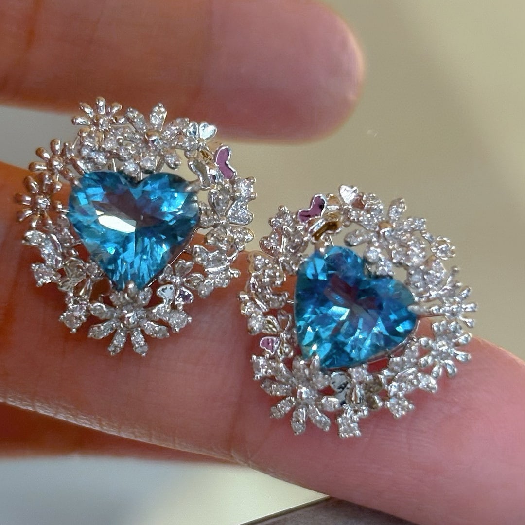 14k Gold 3.31 Ct Natural Aquamarine & Diamond Earrings: Ref:230945179 // gold content:14k gold // main gemstone:aquamarine // shape:heart // carat weight:3. 31ct // color:santa maria color // treatment:natural // // adjacent gemstone 2 : diamond // shape:r