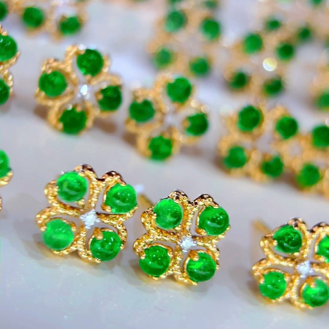 14k Gold 0.7 Ct Natural Emerald & Diamond Earrings - 4