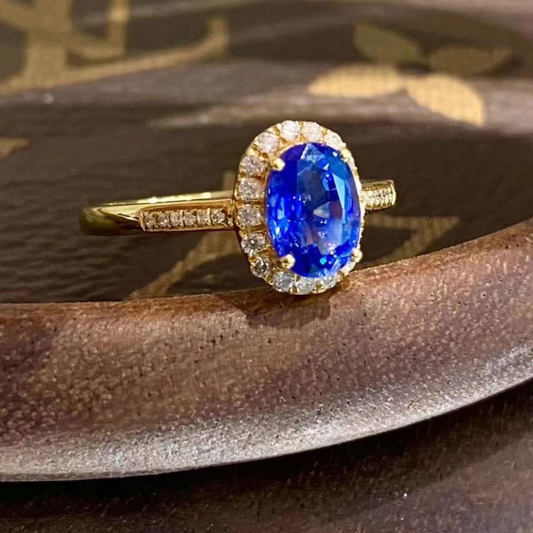 14k Gold 1.5 Ct Vivid Blue Natural Sapphire & Diamond Ring - 2