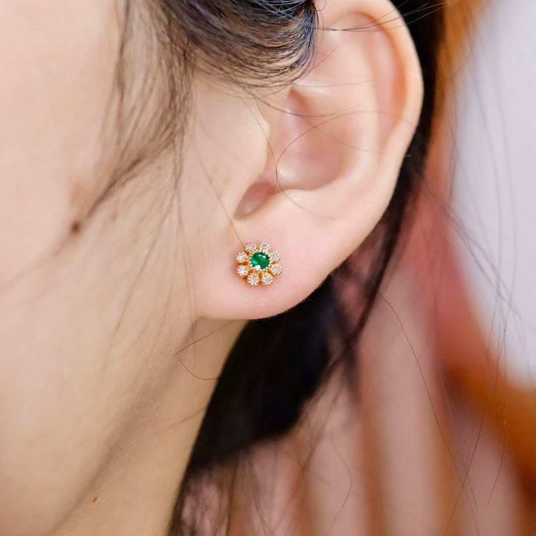 14k Gold 0.50 Ctw Natural Emerald & Diamond Earrings - 3