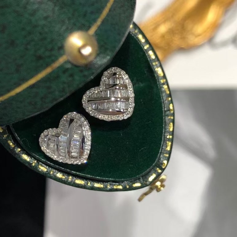 14k Gold 0.34 Ct Natural H Diamond Earrings: Ref:230945228 // gold content:14k gold // main gemstone:diamond // shape:multiply // carat weight:0. 34ct // clarity grade:vs-si // color:h // treatment:natural // Condition: NewLow Estimate:
