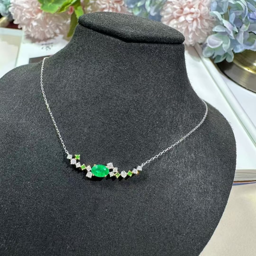 14k Gold 0.55 Ct Vivid Green Natural Emerald & Diamond & Tsavorite Necklace - 3
