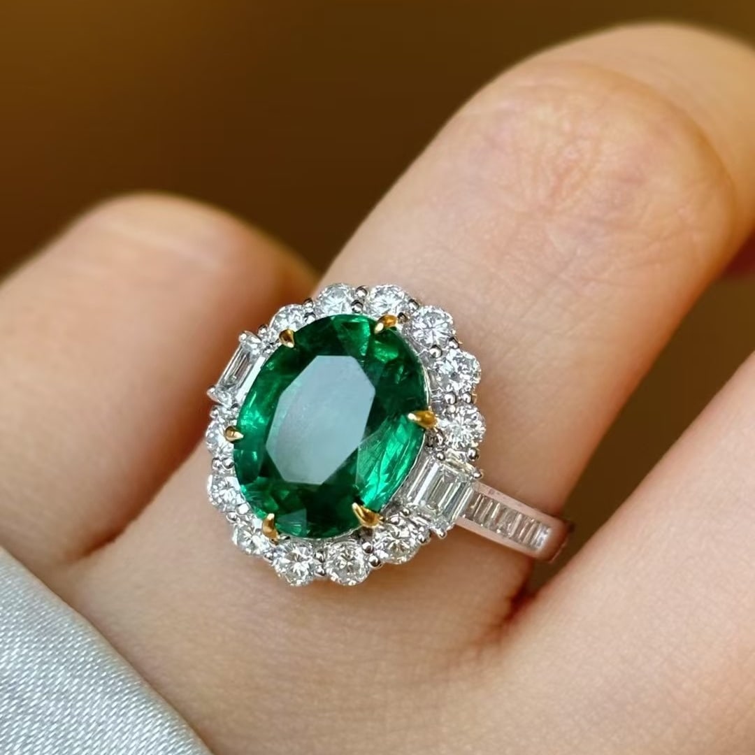14k Gold 3.56 Ct Natural Emerald & Diamond Ring - 3