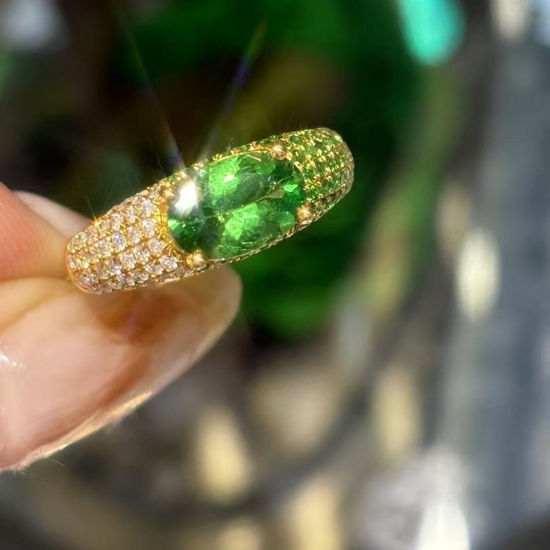 14k Gold 1.5 Ct Natural Tsavorite & Diamond & Tsavorite Ring: Ref:230945240 // gold content:14k gold // ring size:7. 25us // // main gemstone:tsavorite // shape:oval // carat weight:1. 5ct // color:green // treatment:natural // // adjacent gemstone 2 :