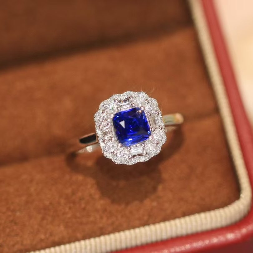 14k Gold 1.50 Ctw Natural Sapphire & Diamond Ring: Ref:230945250 // gold content:14k gold // ring size:7. 25us // // main gemstone:sapphire // shape:cushion // carat weight:1. 02ct // color:royal blue // treatment:natural // // adjacent gemstone 2