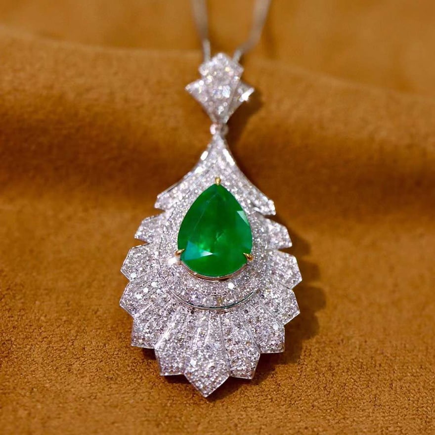 14k Gold 3.11 Ctw Vivid Green Natural Emerald & Diamond Pendant( Without Chain ) - 4
